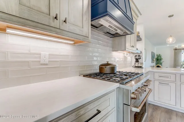 $900,000 | 551 Jimmy Buffett Mem Highway, Satellite Beach, FL 32937