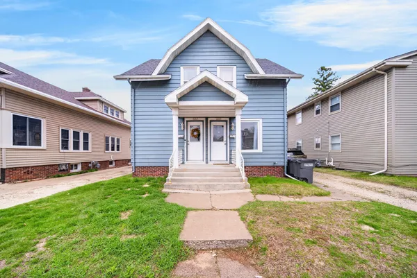$215,000 | 2205 North 7th Street, Unit 2207, Sheboygan, WI 53083