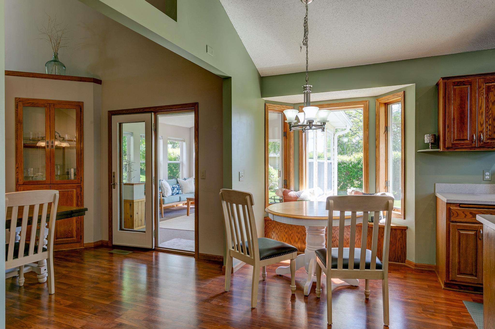 7488 Newbury Road Woodbury, MN 55125 - Photo 10 of 39