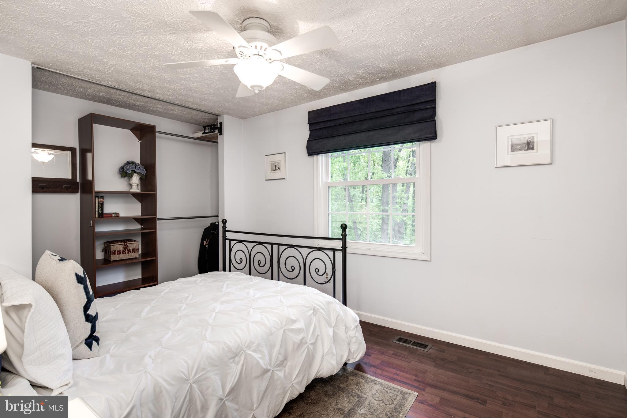 8325 Magic Leaf Road Springfield, VA 22153 - Photo 30 of 40 Guest room
