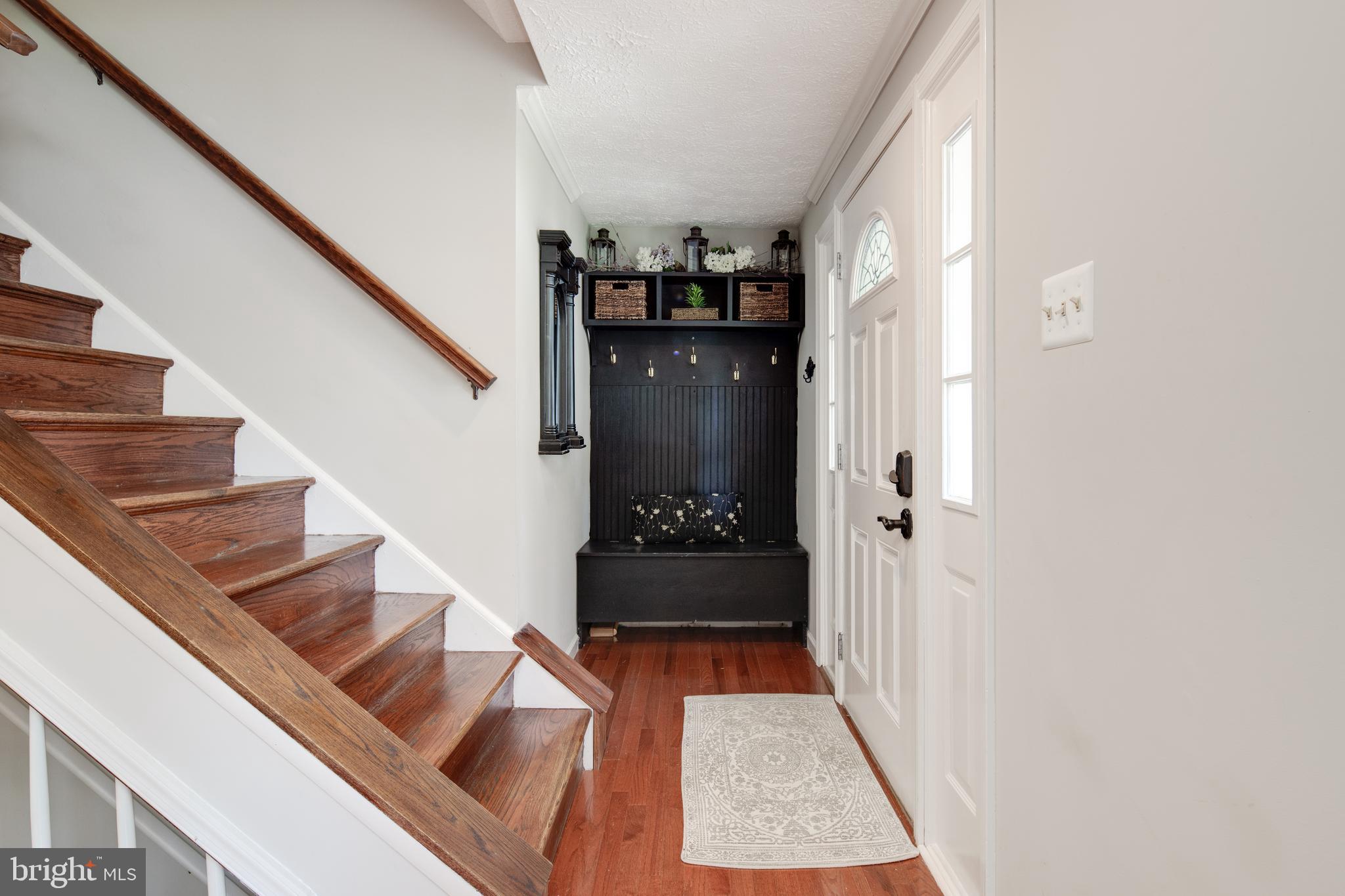 8325 Magic Leaf Road Springfield, VA 22153 - Photo 4 of 40 Gallery Image 4