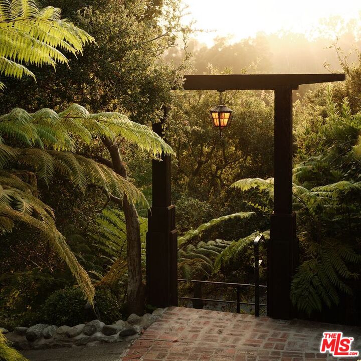 37 Haldeman Road Los Angeles, CA 90402 - Photo 1 of 1 a view of a street