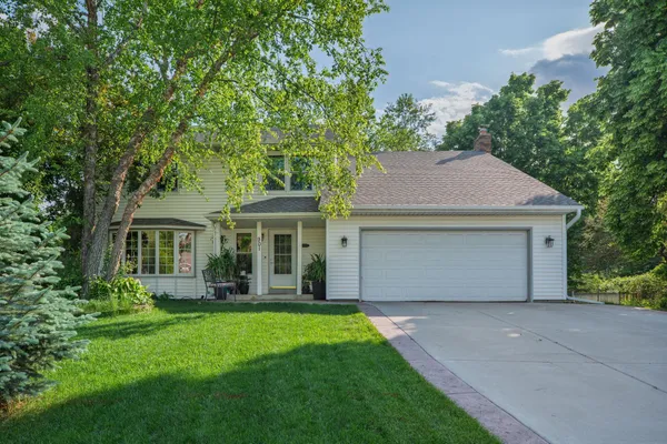 $524,900 | 901 Southwind Drive, Burnsville, MN 55306