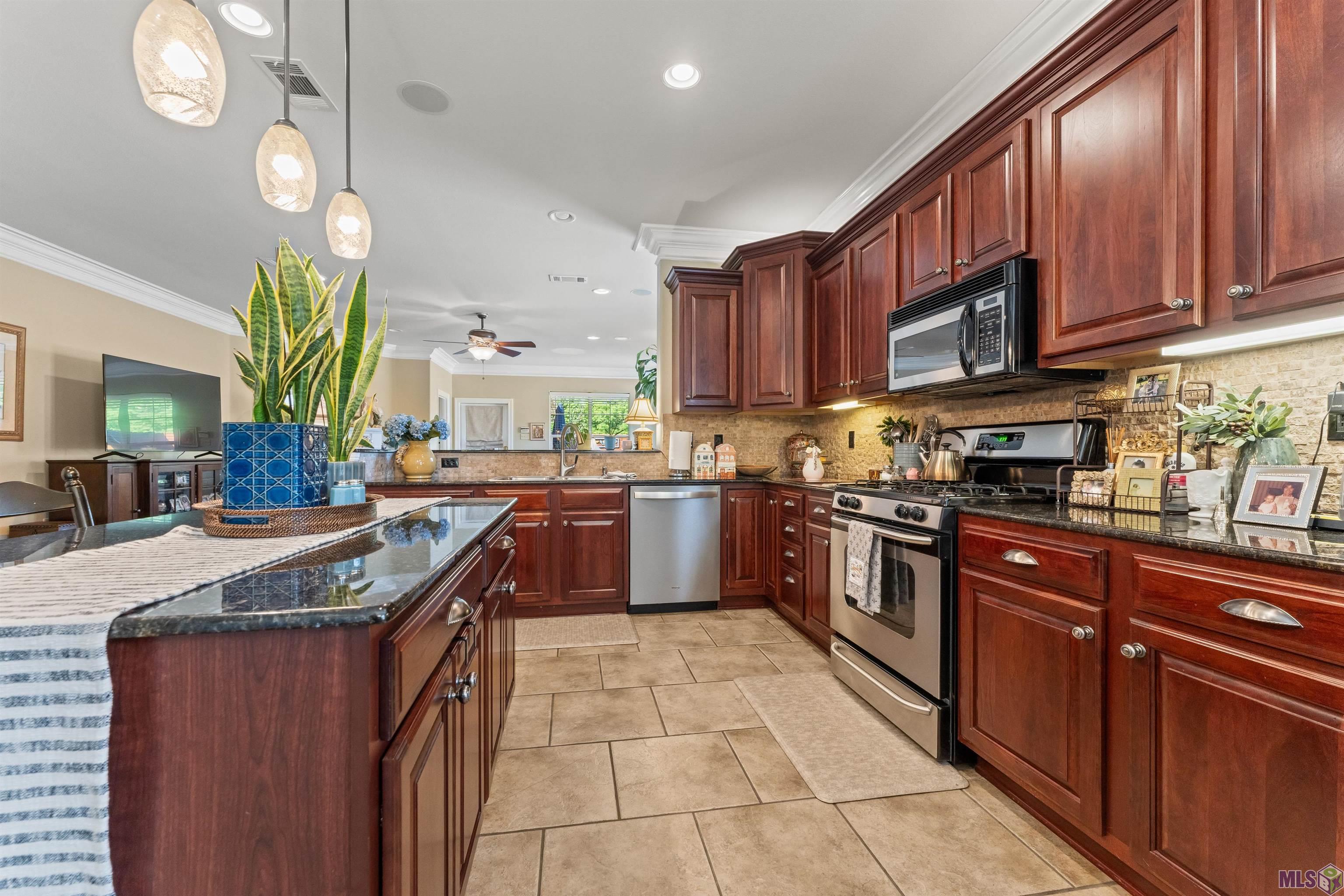 18639 Perkins Road, Unit 6 Prairieville, LA 70769 - Photo 4 of 12