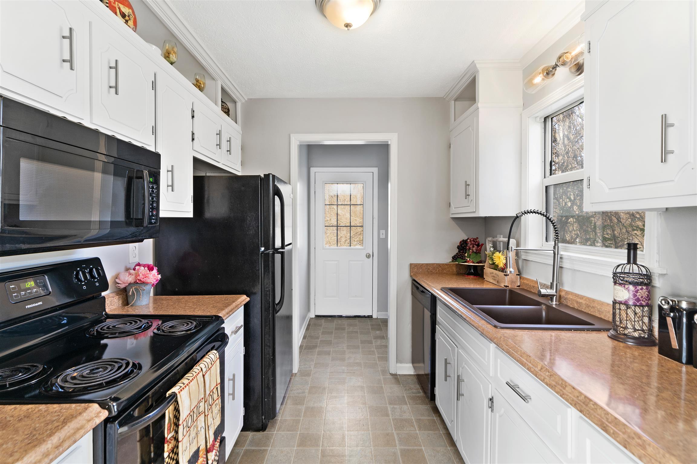 Gorgeous Upgraded Kitchen!!!