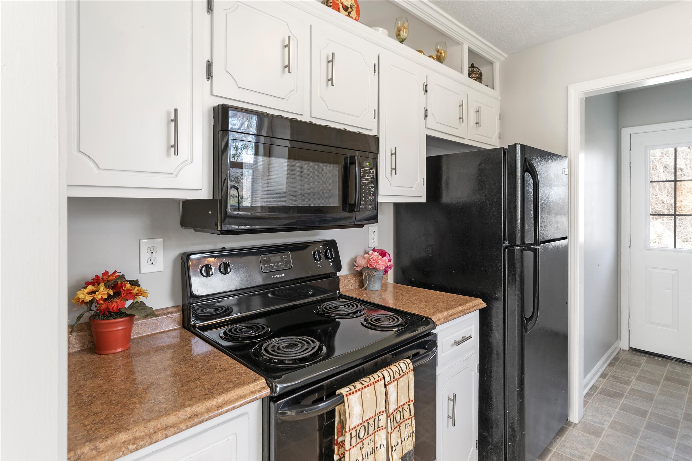 Gorgeous Upgraded Kitchen!!!