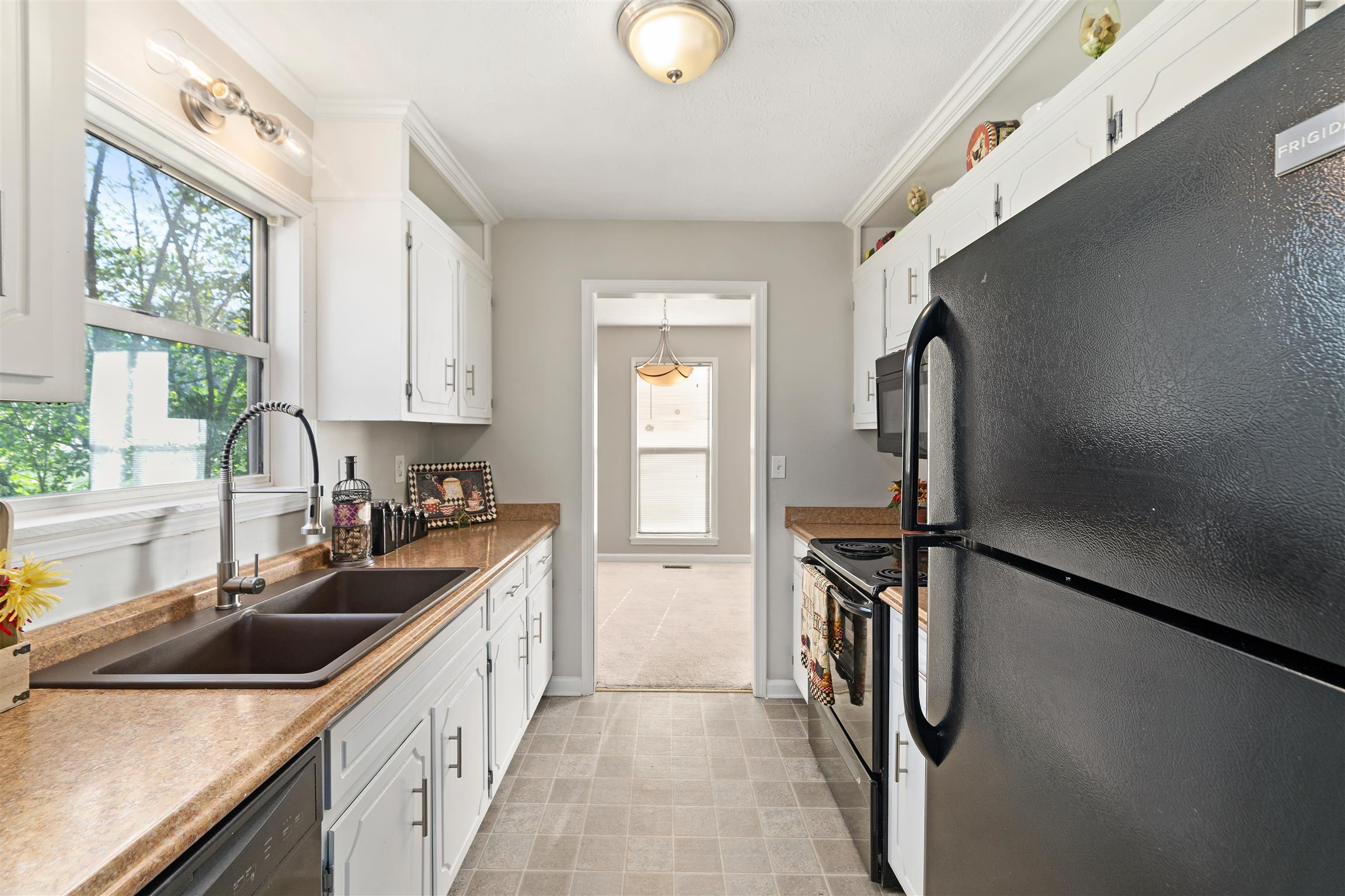 Gorgeous Upgraded Kitchen!!!