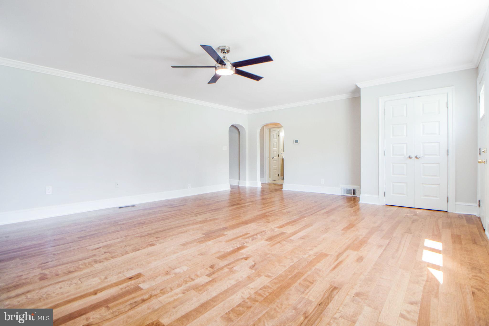 5905 Shady Spring Avenue Rosedale, MD 21237 - Photo 4 of 44 Living room