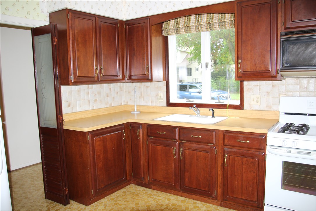 199 Clayton Street Rochester, NY 14612 - Photo 5 of 42 Gallery Image 5