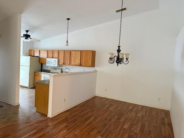 1901 27th Avenue, Unit 6 Kenosha, WI 53140 - Photo 3 of 9 Dining room