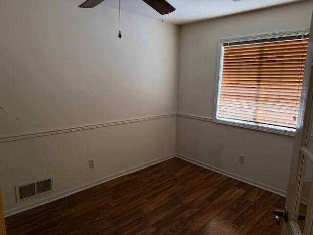 1901 27th Avenue, Unit 6 Kenosha, WI 53140 - Photo 6 of 9 Den