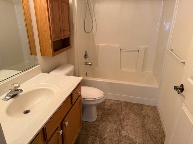 1901 27th Avenue, Unit 6 Kenosha, WI 53140 - Photo 7 of 9 Bath