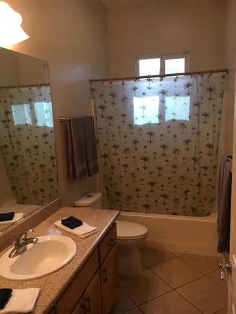 a view of yard with green space