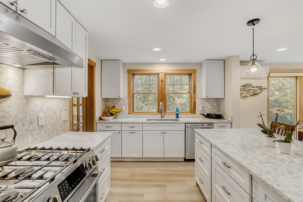 139 Tea Lane Chilmark, MA 02535 - Photo 8 of 34