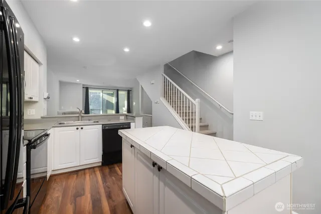 $569,500 | 16125 Juanita Woodinville Way Northeast, Unit 805, Bothell, WA 98011