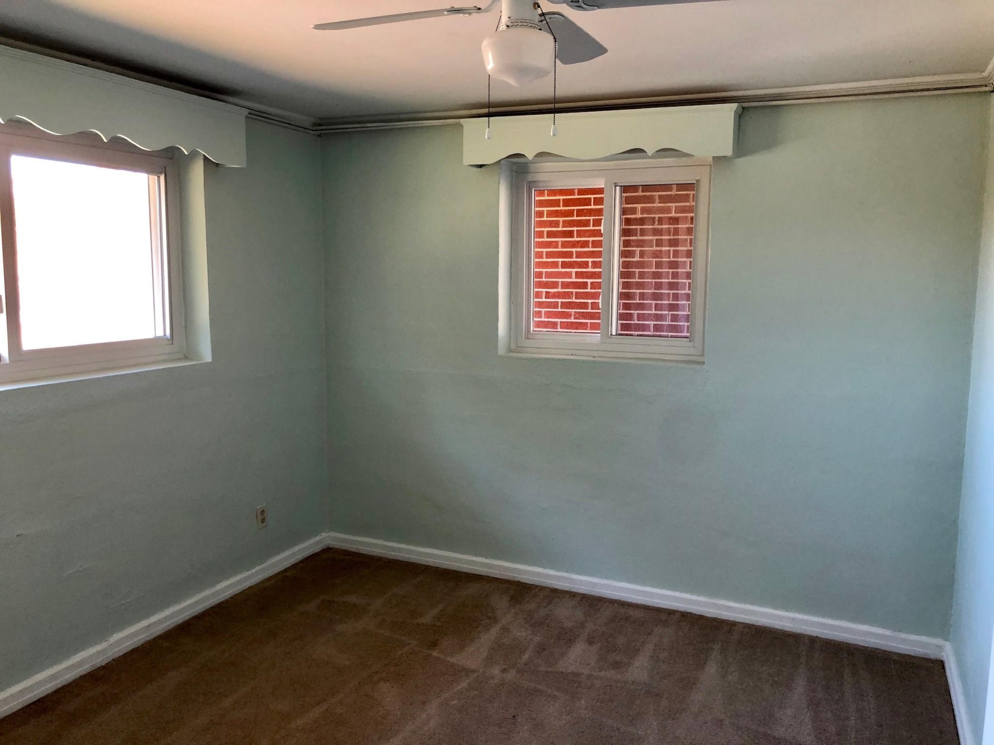 815 Lohman Road Sevierville, TN 37876 - Photo 8 of 14 an empty room with a window