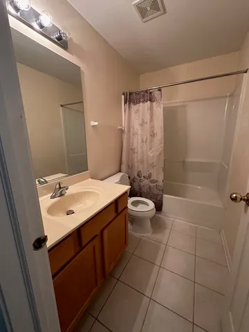 $2,600 | 2737 Borkshire Lane, Aurora, IL 60502