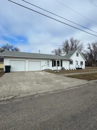 $221,000 | 222 Washington Avenue, Hatton, ND 58240