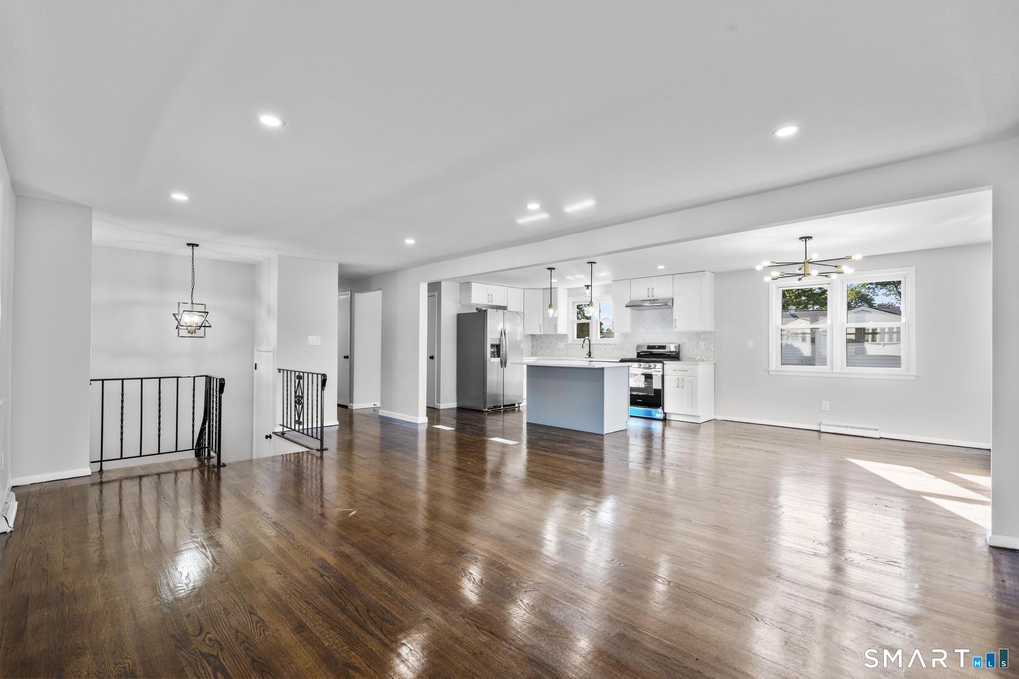 47 Williamson Road Hamden, CT 06517 - Photo 6 of 35