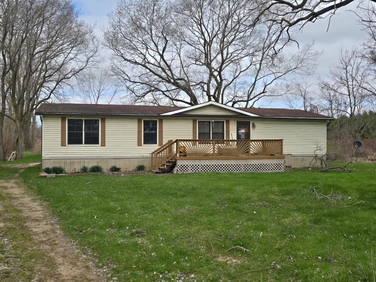 6201 North Lakeshore Road Palms, MI 48465 - Photo 1 of 7 6201 Lakeshore - Front of House