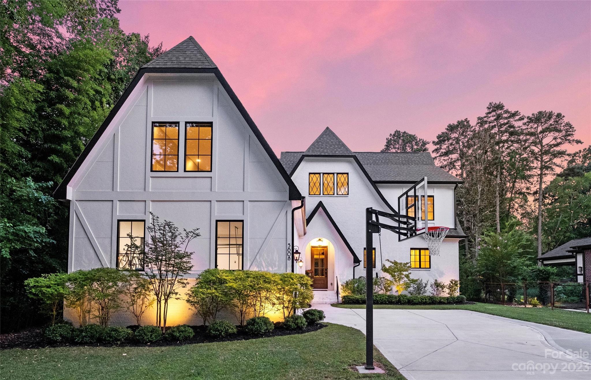 5608 Closeburn Road Charlotte, NC 28210 - Photo 2 of 48 Gallery Image 2