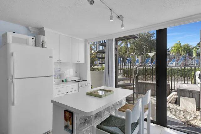 $850,000 | 104350 Overseas Highway, Unit B105 AND 30' BOAT SLIP, Key Largo, FL 33037