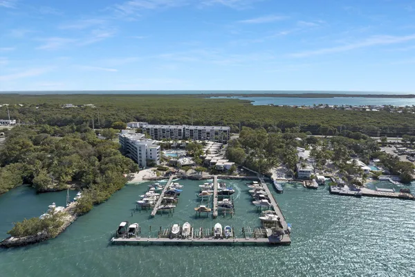$850,000 | 104350 Overseas Highway, Unit B105 AND 30' BOAT SLIP, Key Largo, FL 33037