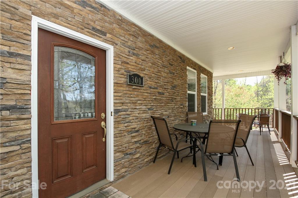 300 Robinson Road Mooresville, NC 28117 - Photo 5 of 47 Gallery Image 5