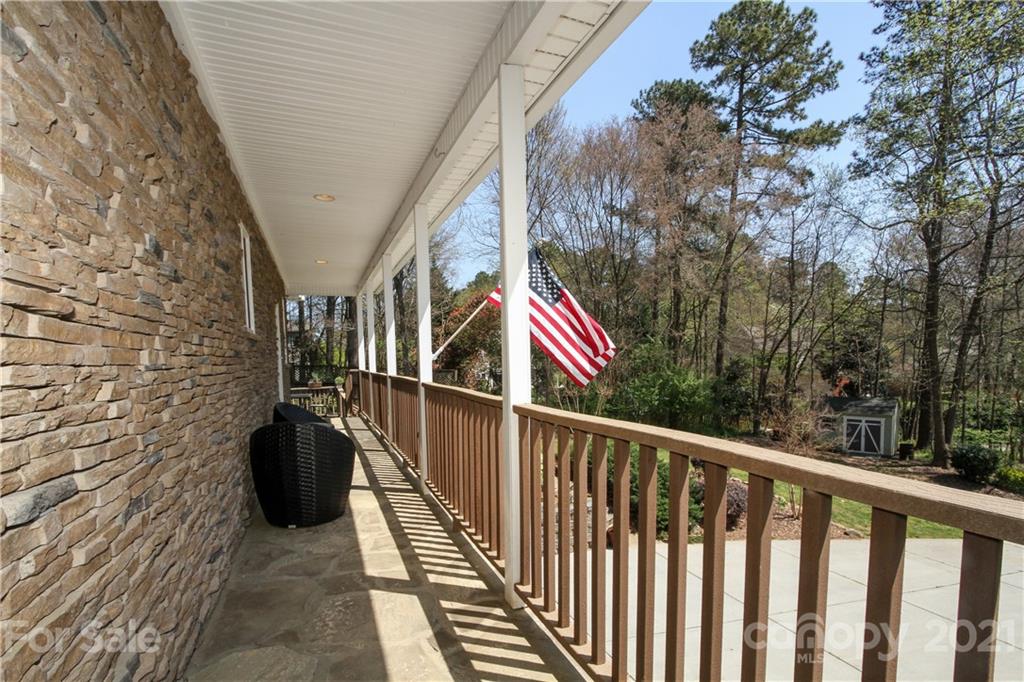 300 Robinson Road Mooresville, NC 28117 - Photo 7 of 47 Gallery Image 7