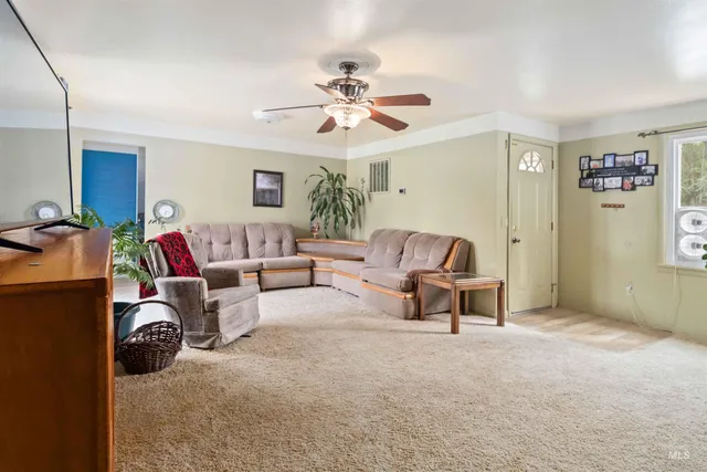 $299,900 | 428 West Montana Avenue, Homedale, ID 83628