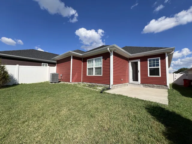 $1,700 | 113 Sir Barton Court, Hopkinsville, KY 42240