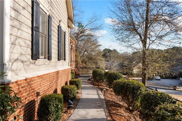 $665,000 | 1 Pembroke Lane, Cartersville, GA 30120