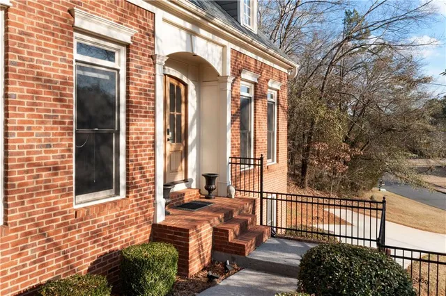 $665,000 | 1 Pembroke Lane, Cartersville, GA 30120