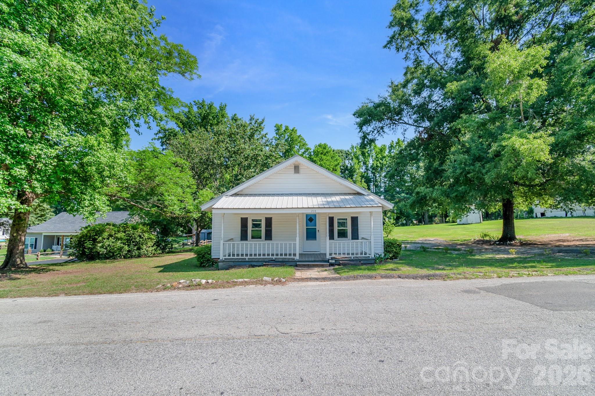 208 Church Street Jefferson, SC 29718 - Photo 4 of 48