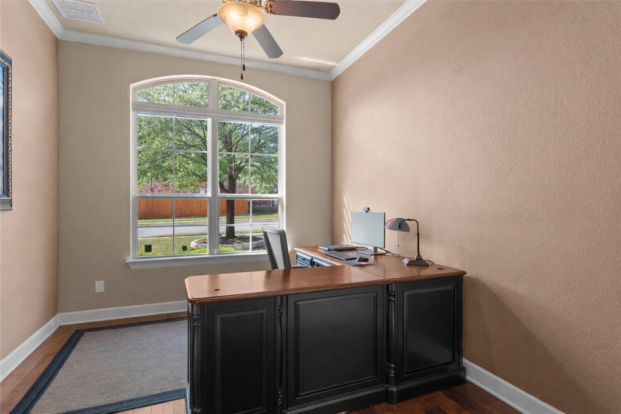 4005 Haight Street Round Rock, TX 78681 - Photo 11 of 40 a room with a window
