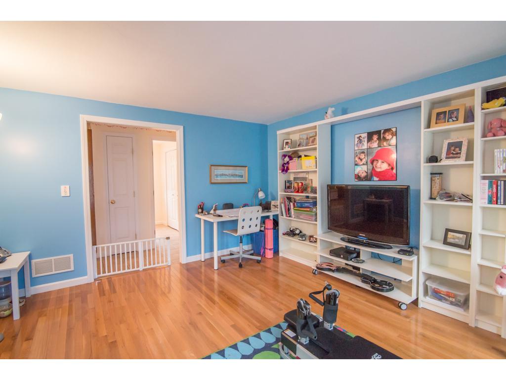 5 Penacook Road Sandown, NH 03873 - Photo 18 of 35