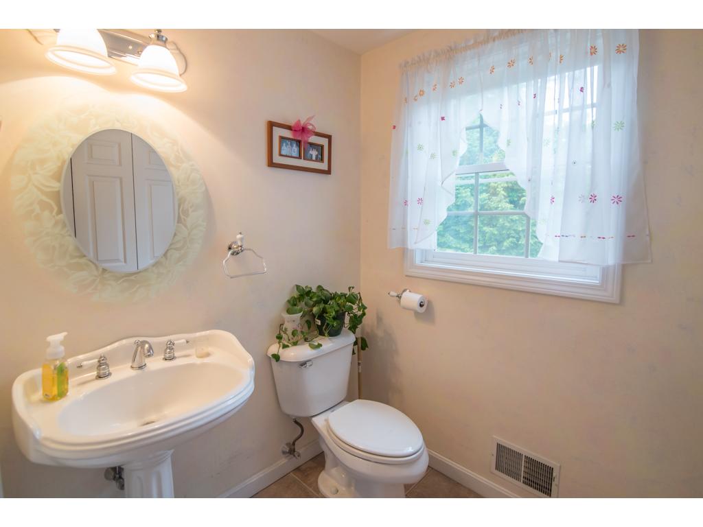 5 Penacook Road Sandown, NH 03873 - Photo 20 of 35