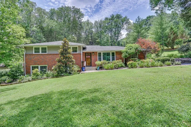 $3,400 | 682 Shawnee Drive, Nashville, TN 37205