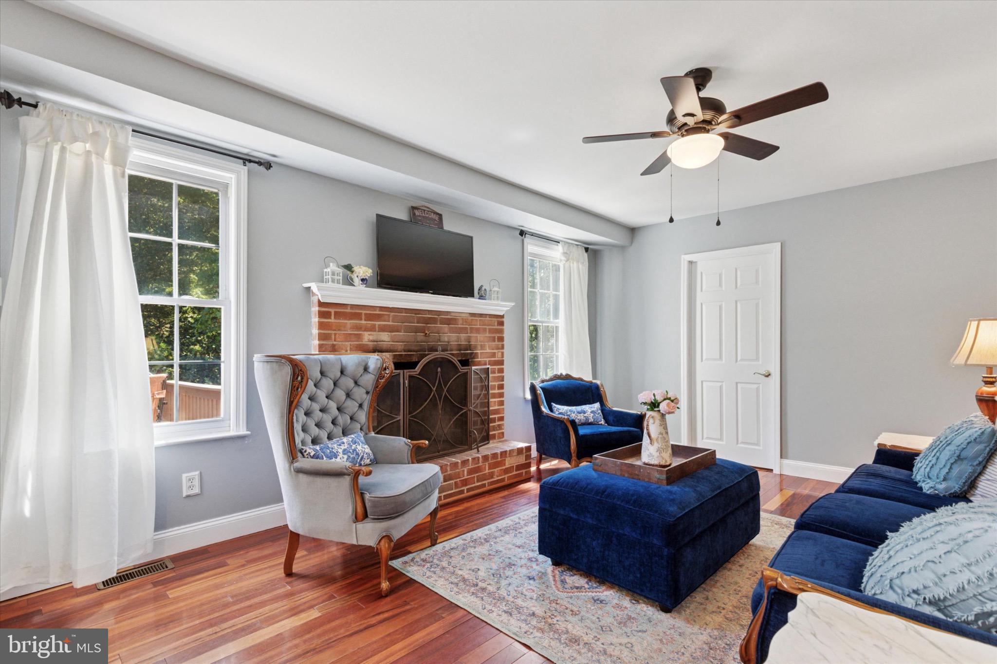 24 Cheyenne Road Royersford, PA 19468 - Photo 13 of 32 Charming living space with cozy elegance.