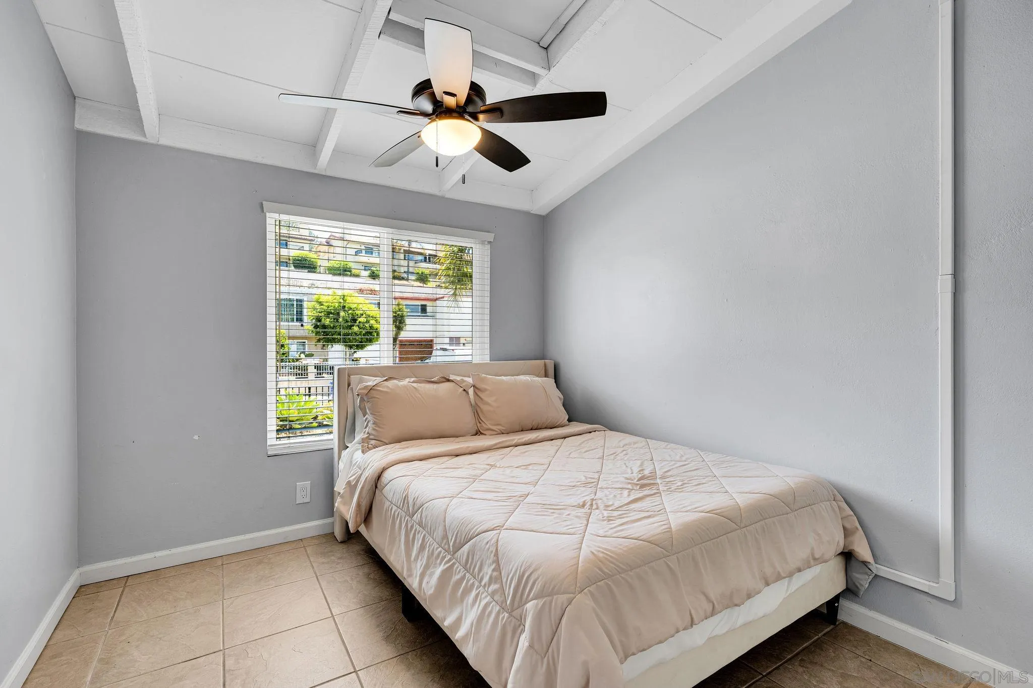 920 Raintree Place Vista, CA 92084 - Photo 10 of 22