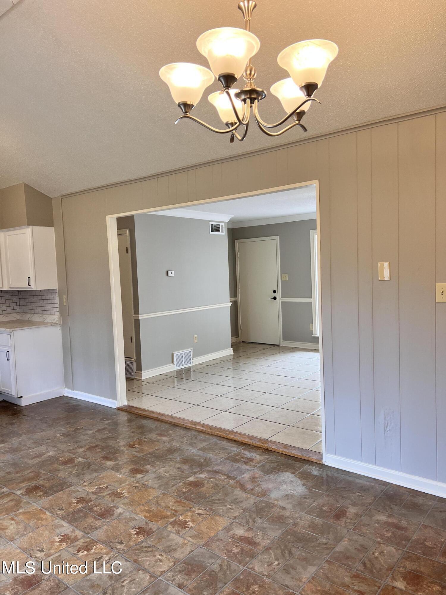 7537 Rockingham Drive Southaven, MS 38671 - Photo 6 of 12 new lighting
