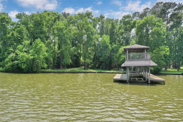 $749,000 | 6 Kings River Court, Houston, TX 77346