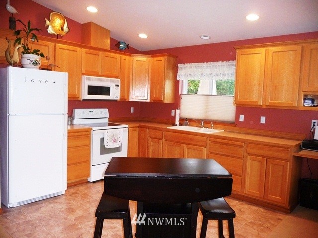2285 Wagner Road Camano Island, WA 98282 - Photo 3 of 15 Gallery Image 3