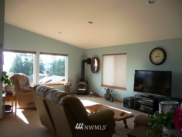 2285 Wagner Road Camano Island, WA 98282 - Photo 4 of 15 Gallery Image 4