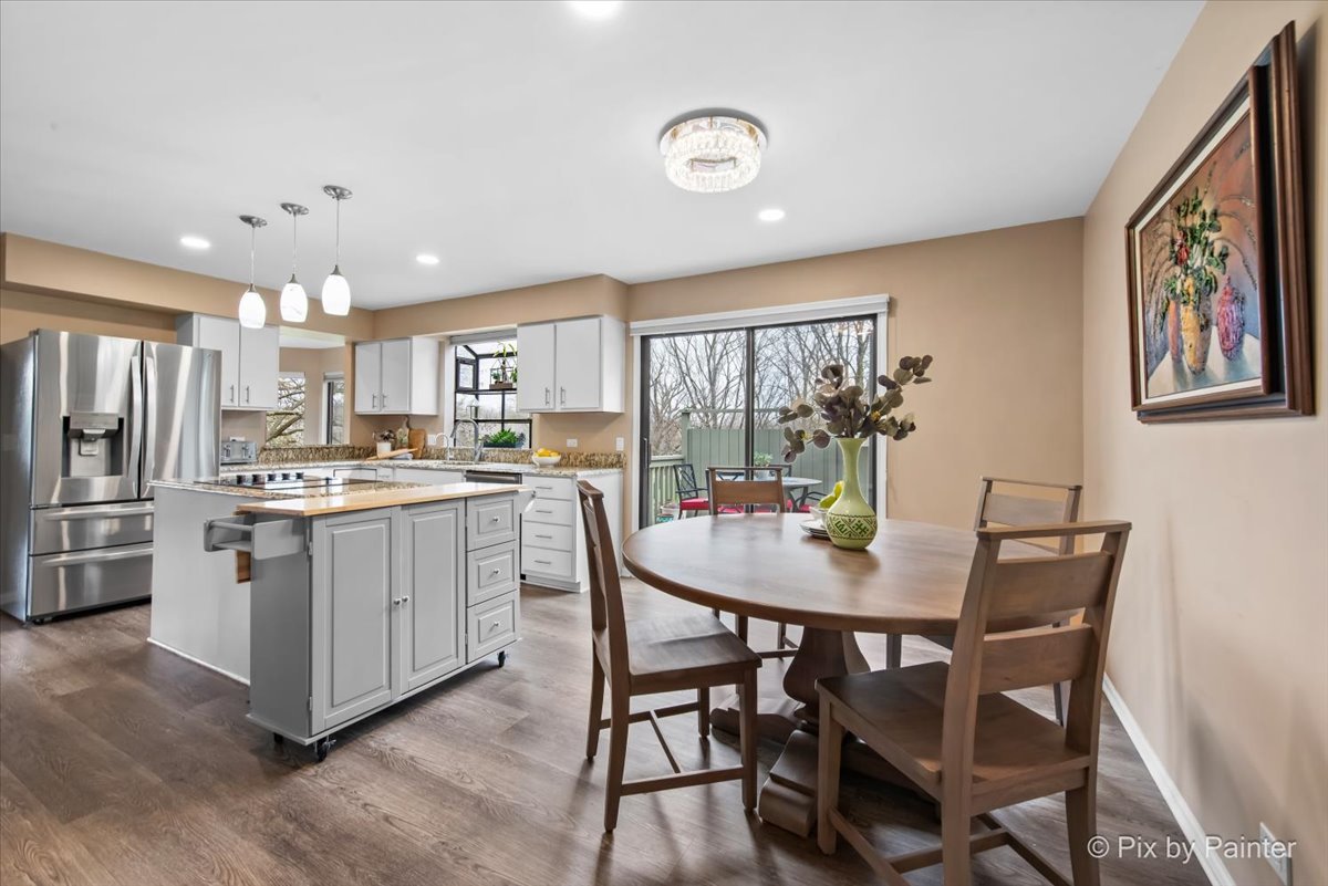 904 Shoreline Road, Unit 925 Lake Barrington, IL 60010 - Photo 14 of 46 Gallery Image 14