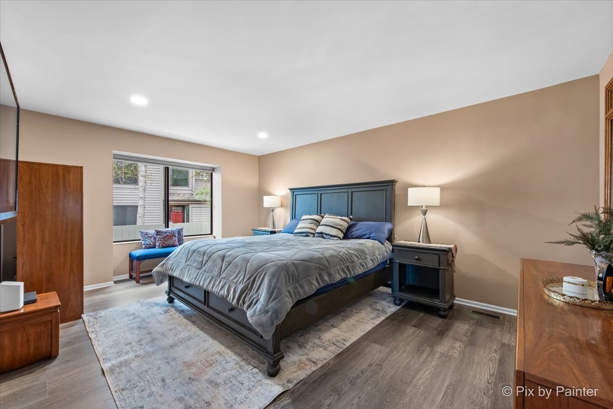 904 Shoreline Road, Unit 925 Lake Barrington, IL 60010 - Photo 15 of 46 Gallery Image 15