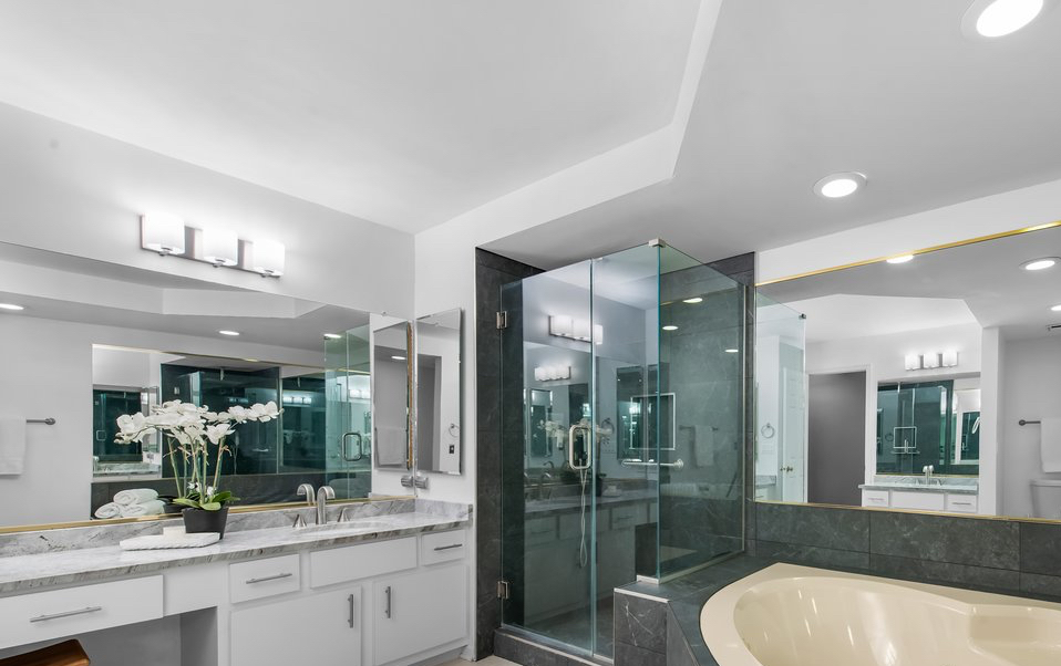 904 Shoreline Road, Unit 925 Lake Barrington, IL 60010 - Photo 16 of 46 Gallery Image 16