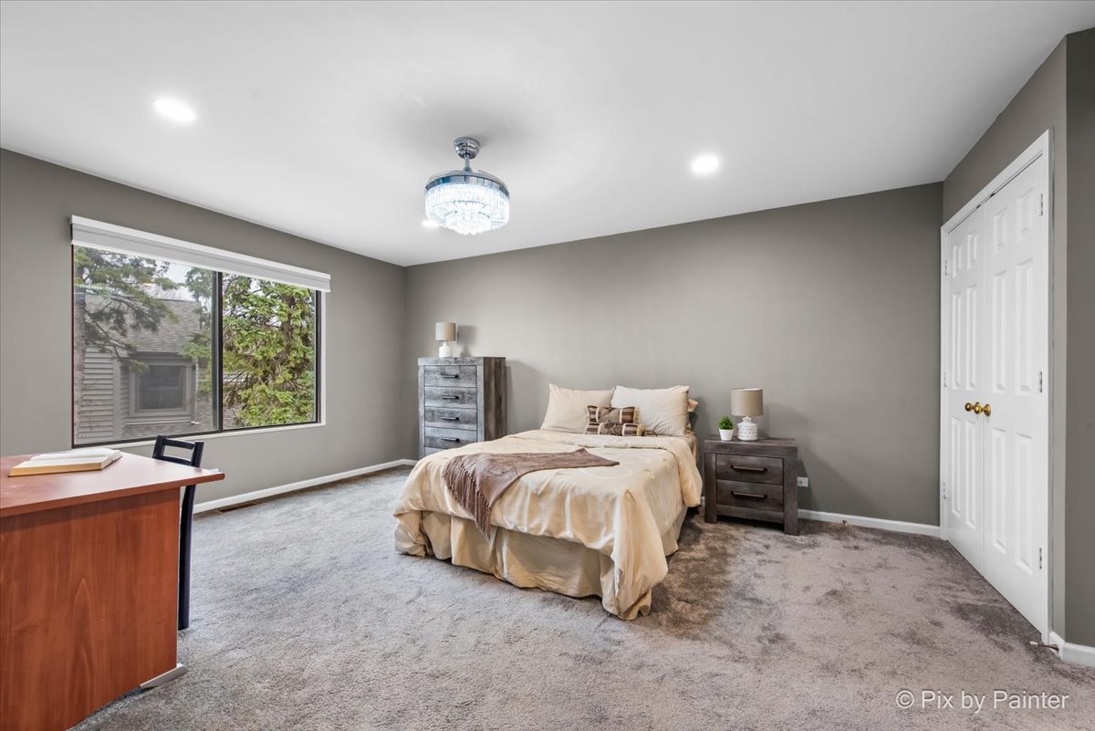 904 Shoreline Road, Unit 925 Lake Barrington, IL 60010 - Photo 22 of 46 Gallery Image 22