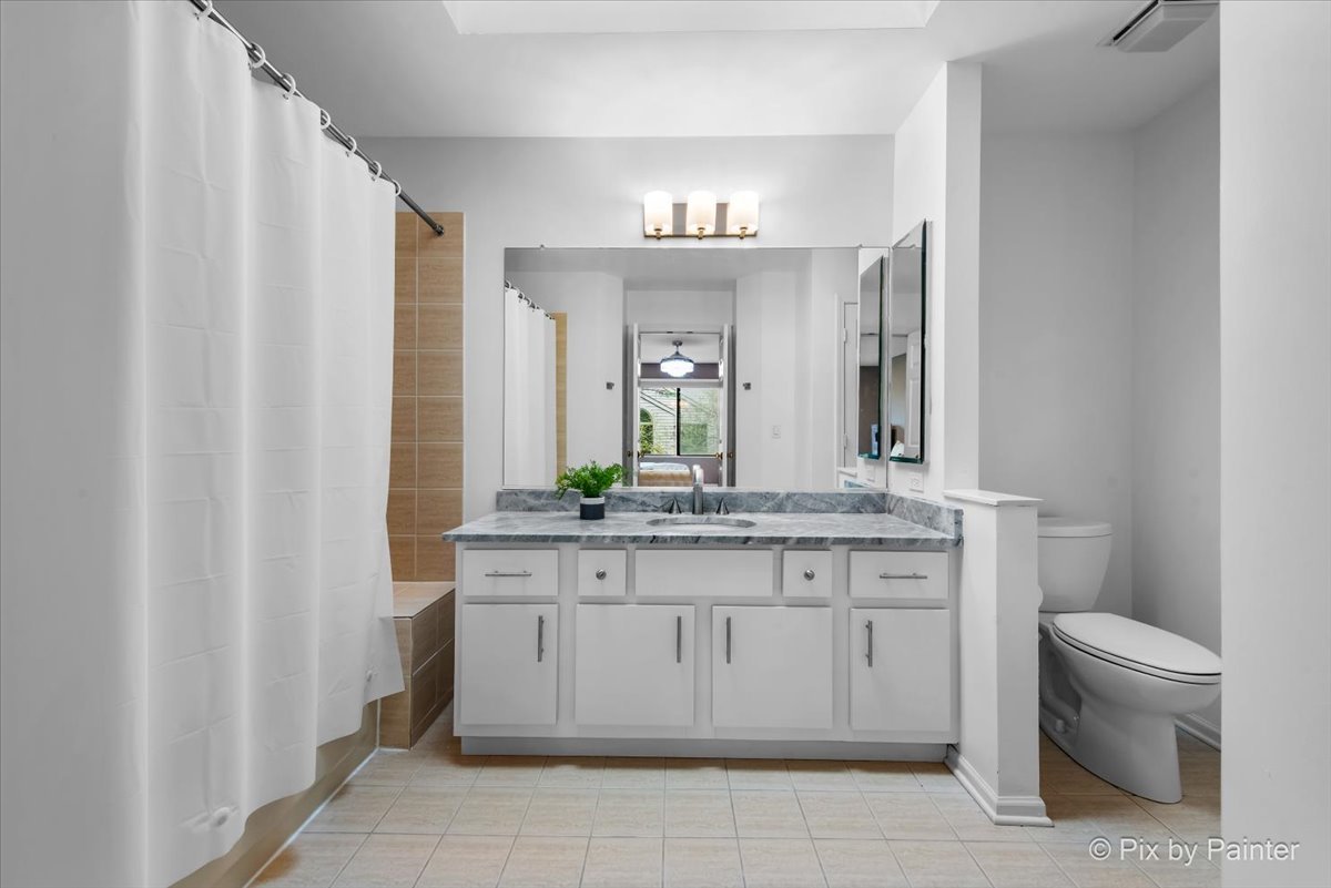 904 Shoreline Road, Unit 925 Lake Barrington, IL 60010 - Photo 23 of 46 Gallery Image 23