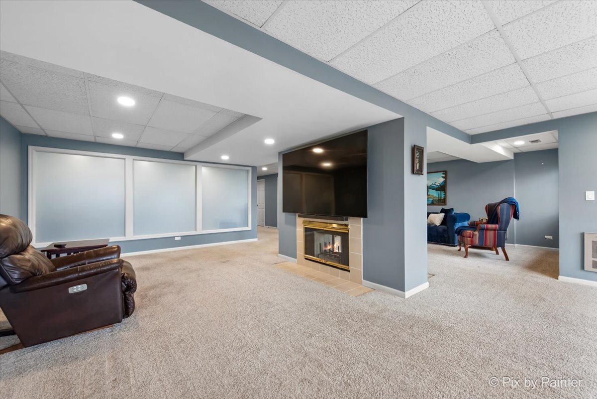 904 Shoreline Road, Unit 925 Lake Barrington, IL 60010 - Photo 24 of 46 Gallery Image 24